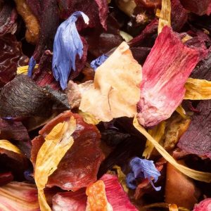 Le carcadet Samba de la Maison Dammann offre un mélange fruité et ensoleillé, pour une infusion festive à savourer aussi bien chaude que glacée.