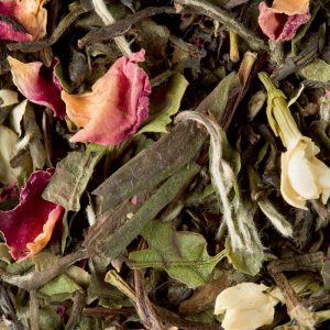 Thé Bali blanc, un Mélange de thé blanc et de thé vert au jasmin parsemé de pétales de rose