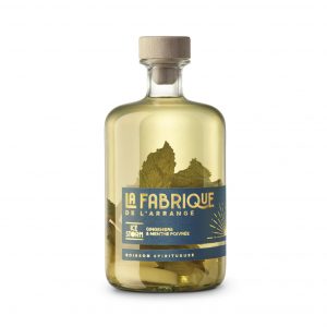 Rhum arrangé de la Fabrique, Ice Storm composé de feuilles de menthe douce et morceaux de gingembre.
