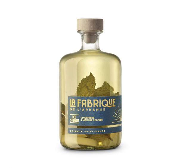 Rhum arrangé de la Fabrique, Ice Storm composé de feuilles de menthe douce et morceaux de gingembre.