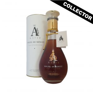 Rhum blanc Collector de Martinique. A1710 Soleil de Minuit millésime 2020 présenté dans une jolie bouteille carafe.