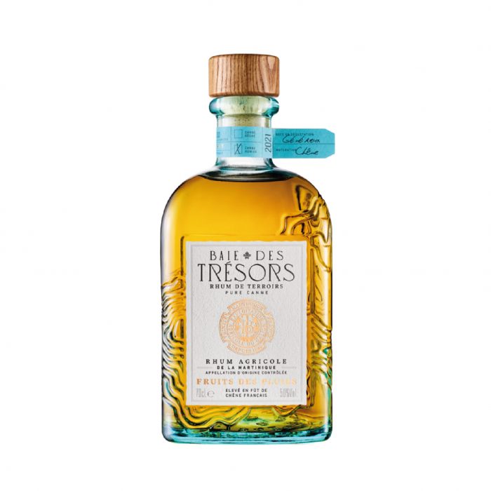 Baie des Trésors Fruits des Pluies, un rhum ambré agricole 50° de la Martinique en provenance de l'Exploitation Agricole du Galion