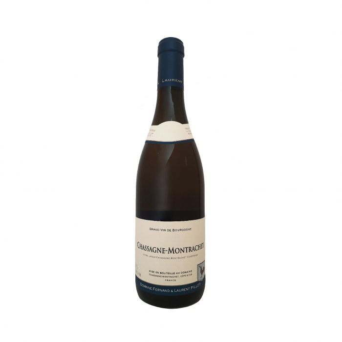 Le Chassagne-Montrachet blanc du Domaine Fernand et Laurent Pillot développe des arômes de fruits blancs sur des notes finement boisées.