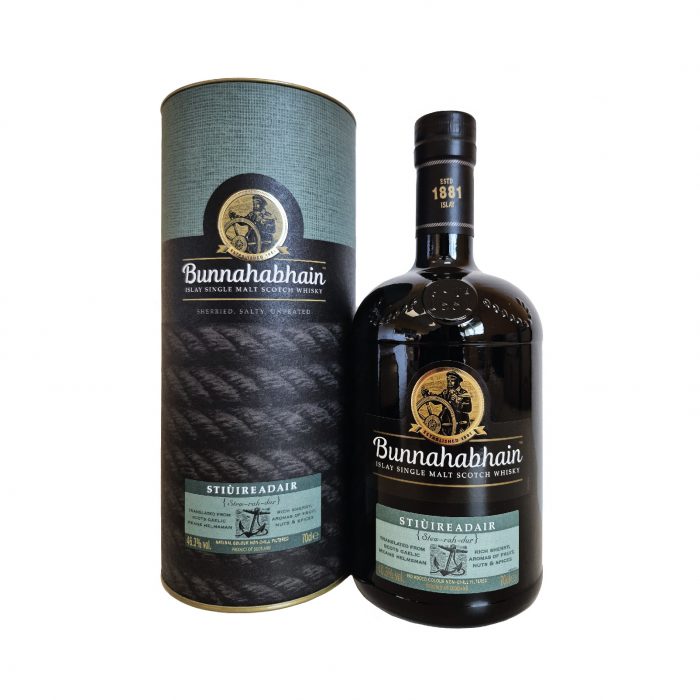 Un single malt d’Islay riche et gourmand, sublimé par le sherry. Une explosion de caramel, de fruits secs, d'épices et de notes iodées pour un plaisir intense à chaque gorgée.