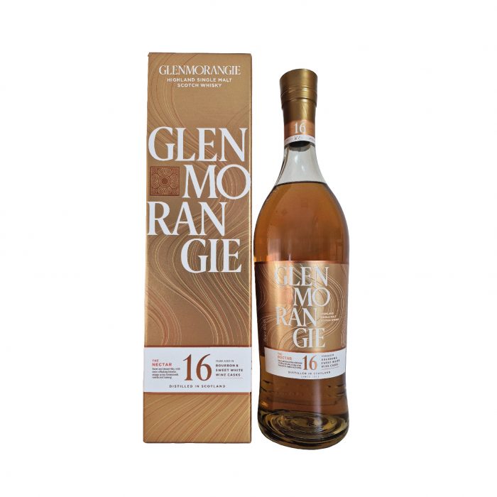 Glenmorangie 16 ans The Nectar : single malt gourmand et élégant, vieilli en fûts de bourbon puis de vins doux. Un whisky riche, mielé et fruité, aux notes pâtissières et à la finale soyeuse