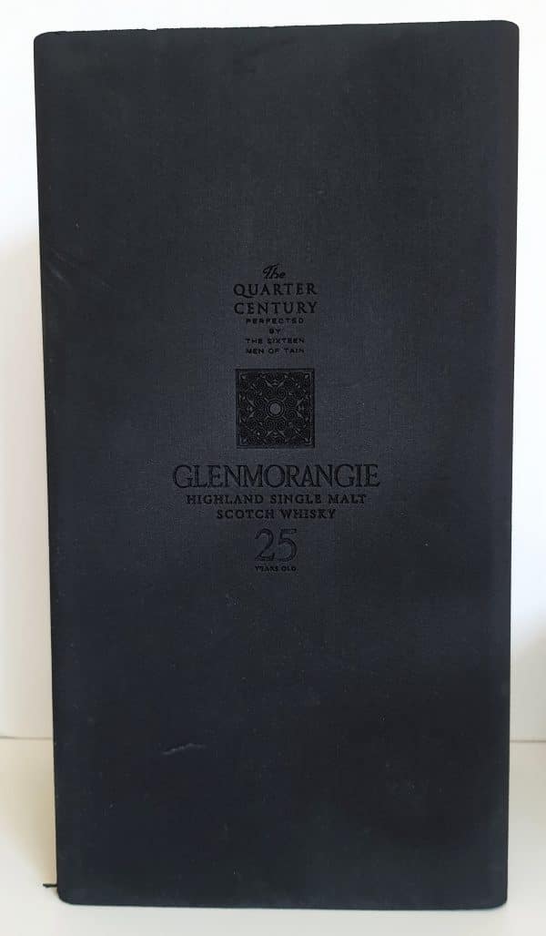 Coffret de protection contenant le coffret luxueux de Glenmorangie 25 ans The Quarter Cask