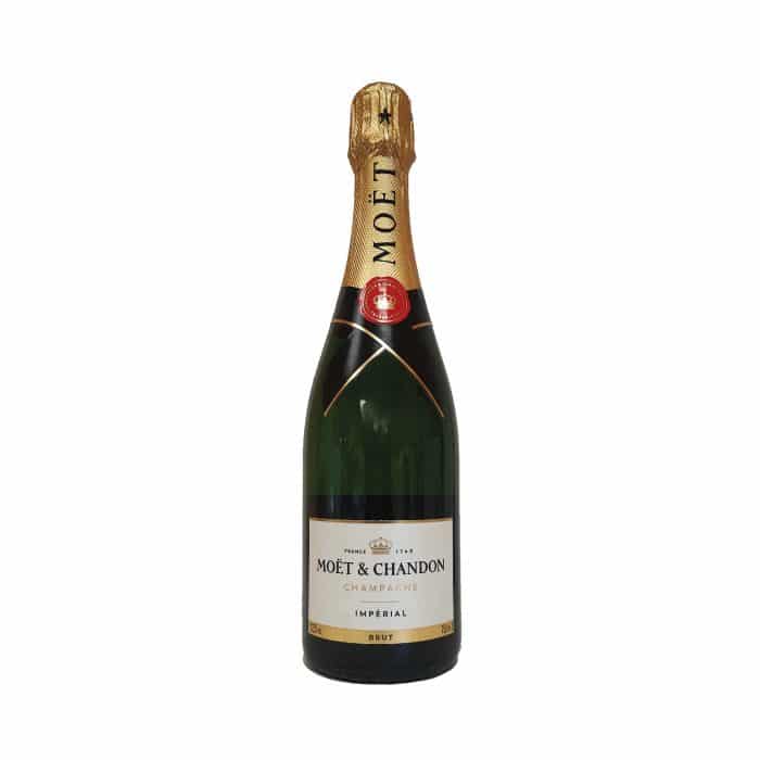 Moët Impérial se distingue par un fruité éclatant, un palais savoureux et une maturité élégante.