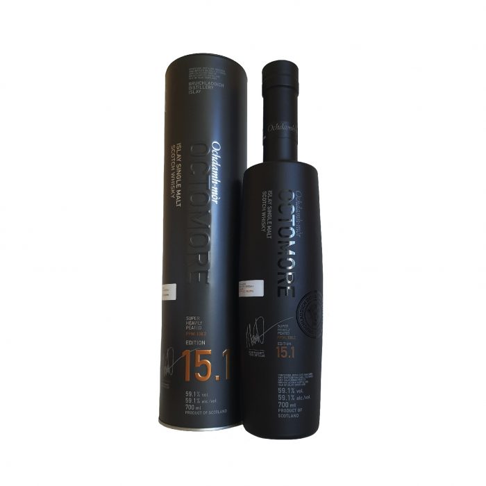L’Octomore 15.1 est une véritable déclaration d’intensité et de maîtrise.