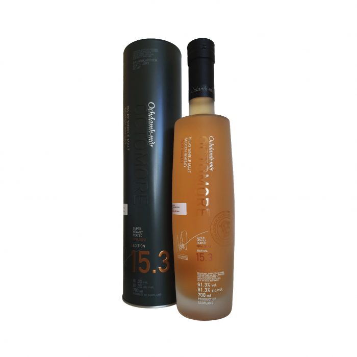 L'Octomore 15.3 c’est le rugissement d’Islay dans sa forme la plus brute et la plus locale.