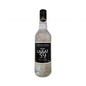 Le Père Labat 59° est un rhum intense, traditionnel qui séduit par son authenticité et son expression très pure de la canne. C’est un incontournable pour comprendre le style des rhums de Marie‑Galante.