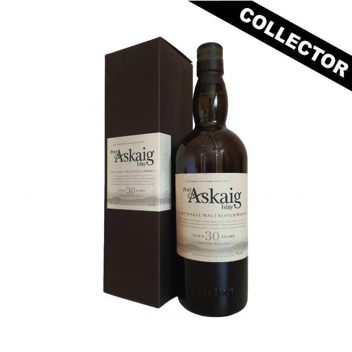 Un single malt d’une rare complexité, où la tourbe emblématique d’Islay se fond dans une douceur subtile et raffinée.