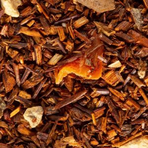 Le Rooibos Carrot Cake de la Maison Dammann donne une infusion ronde et veloutée, rappelant irrésistiblement la saveur gourmande du gâteau américain.