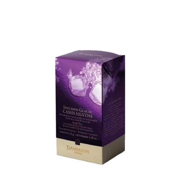 Cassis Menthe, un carcadet ou la saveur acidulée de la fleur d’hibiscus se mêle aux notes végétales et fruitées du cassis et de la menthe poivrée pour une boisson rafraîchissante et désaltérante.
